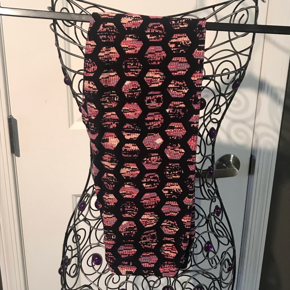 LulaRoe Tween leggings EUC.  No signs of wear